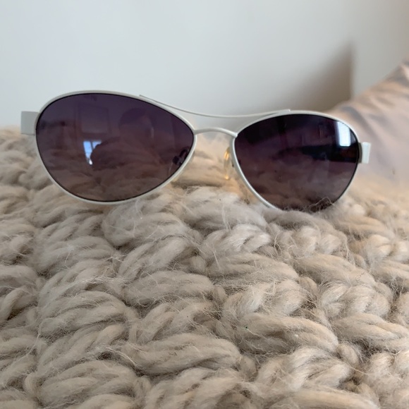 Rough Justice lustrous ice blue ☘️host pick☘️ - Picture 4 of 7